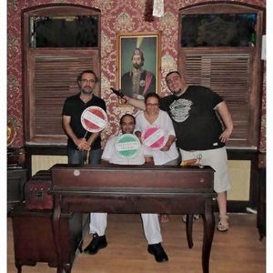 Amanvermez Avni (Pinhane)